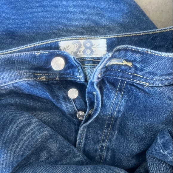 Free People We the Free Maggie Mid Rise Distressed Hem Straight Jeans Size 28 - Picture 7 of 8